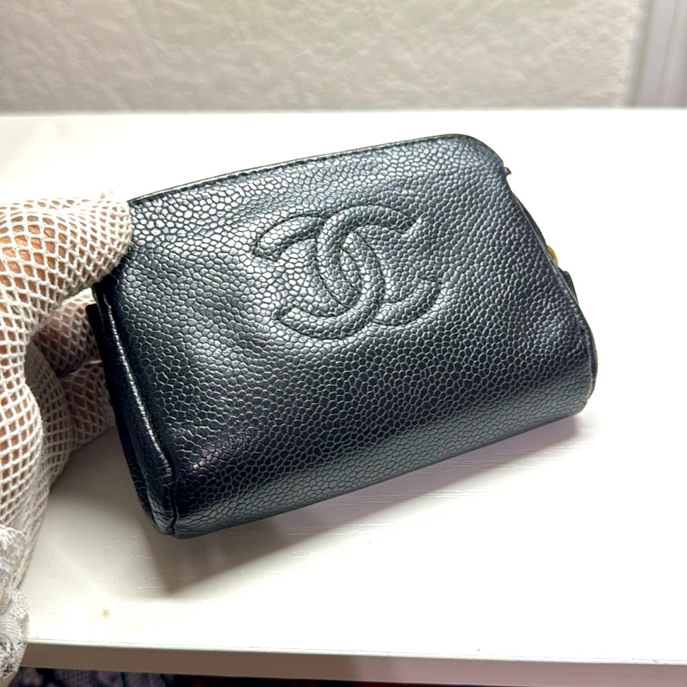Authentic Chanel Black caviar Leather pouch Wallet - Picture 15 of 16